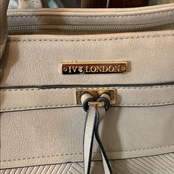 Purse - Picture 2 of 3